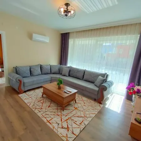 Lara Park Apartment *