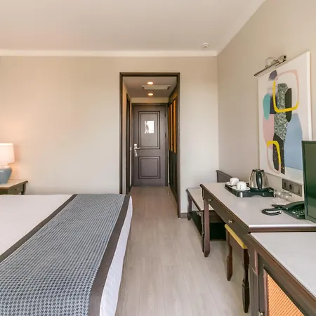 Lara Park Apartment *