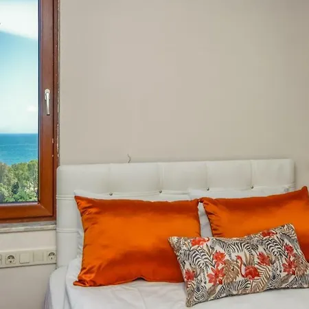 Lara Park Apartment *