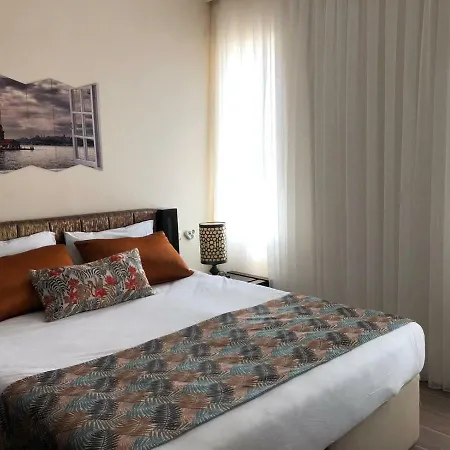 Lara Park Apartment