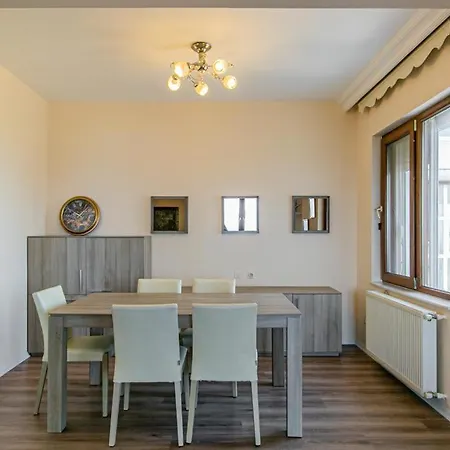 Apartman Lara Park *